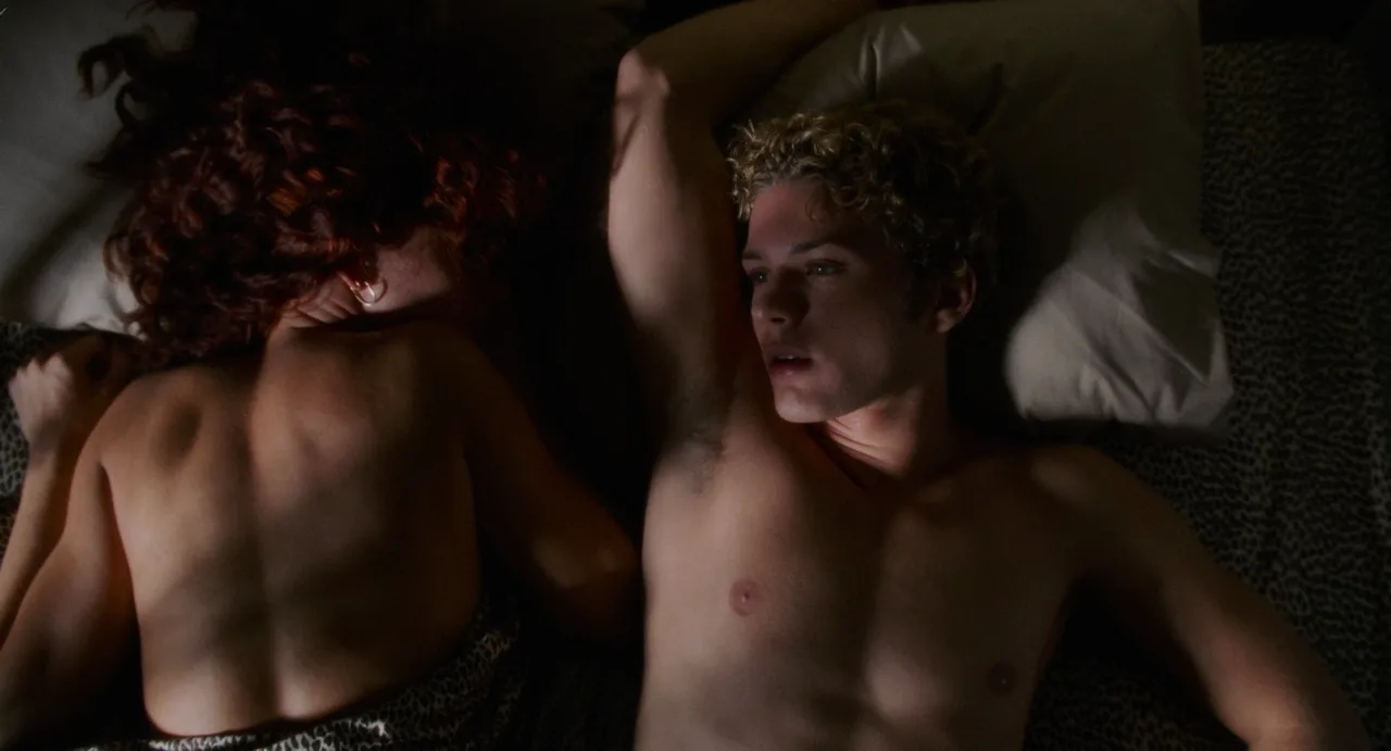 Ryan Phillipe naked from behind in a dim bedroom scene from ’54’ - photo 1